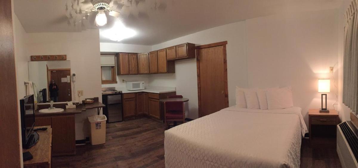 The Sturgis Motel מראה חיצוני תמונה